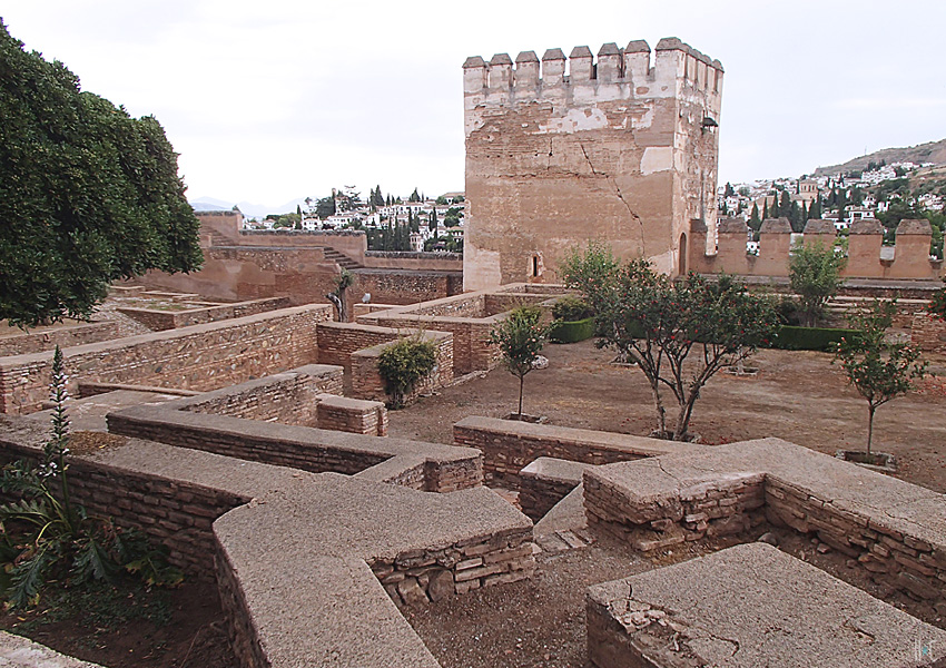 105-alhambra-outer-wall